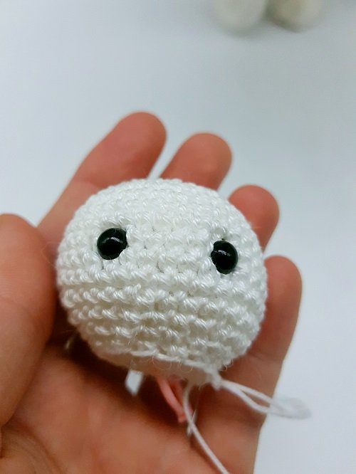 Blog-Inhaltsbild für 'Kostenlose Häkelanleitung für die kleinen mini Schneemänner'